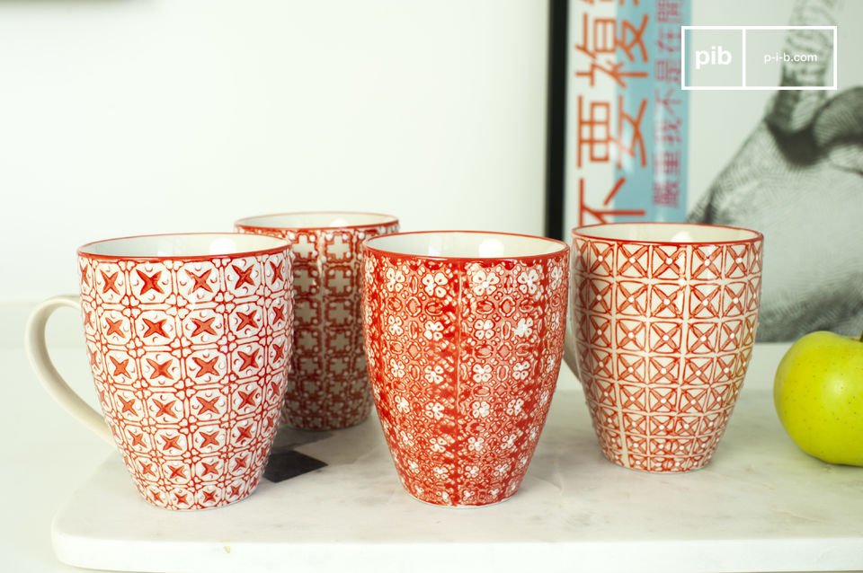 Quatre mugs romantiques inspirés du style scandinave.