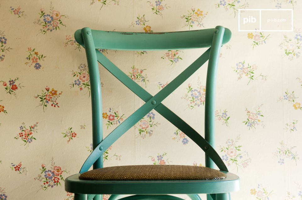 Une chaise bistrot haute en couleur