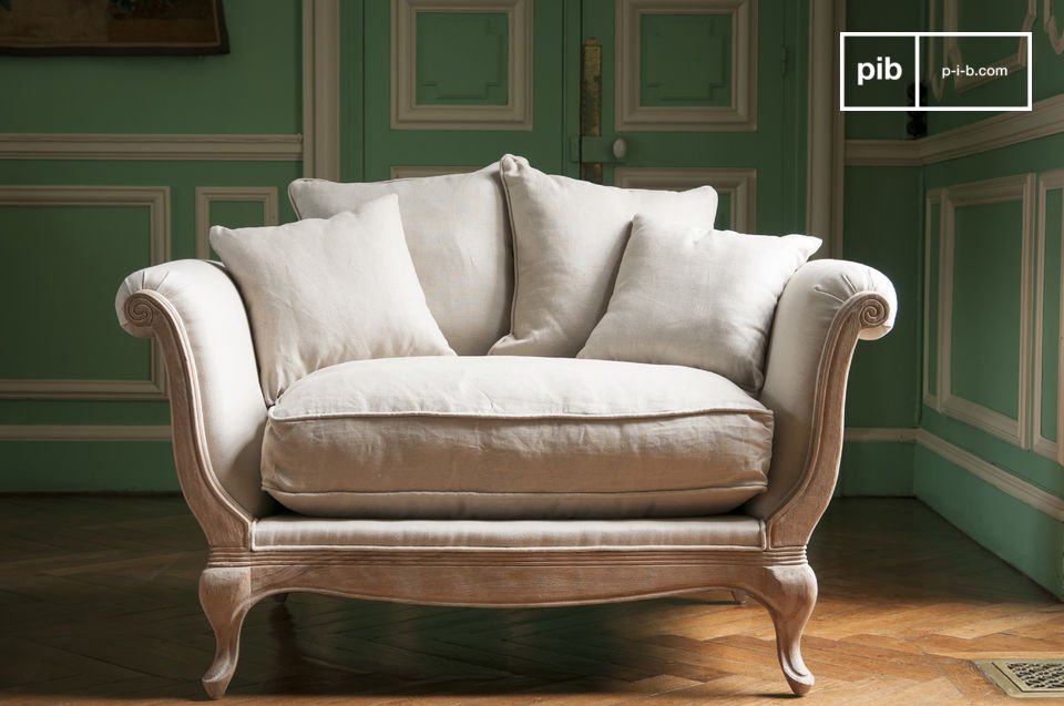 Offrez-vous un moelleux inédit, avec les 5 généreux coussins du fauteuil Grand Trianon