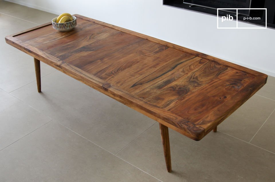 Une table basse élégante qui puise son inspiration dans le mobilier scandinave vintage et dont la