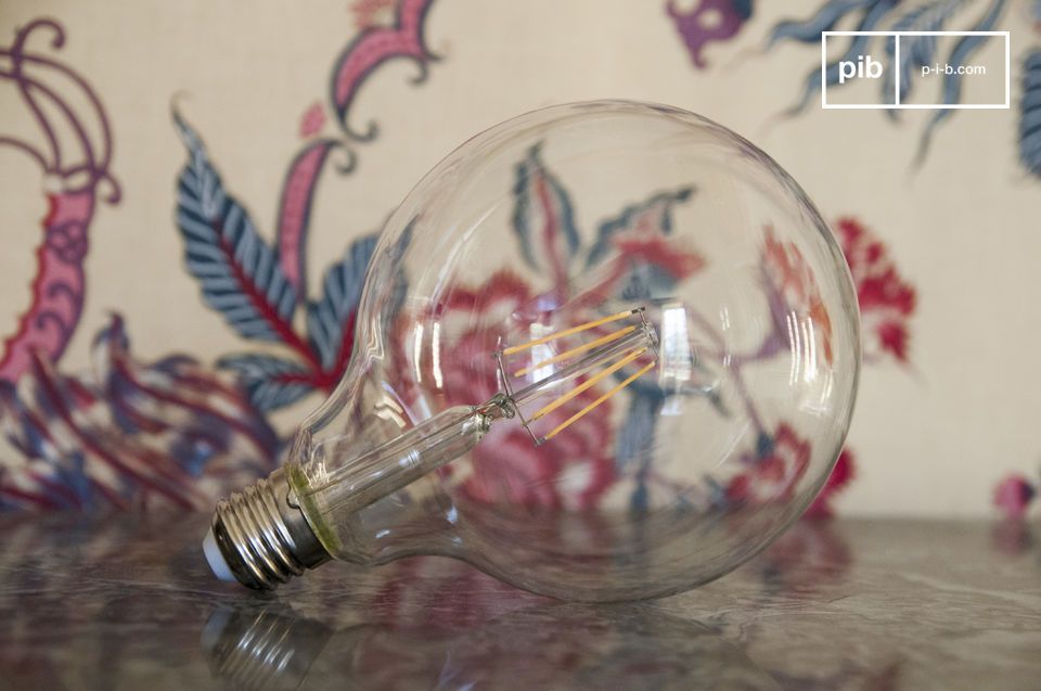 Grosse ampoule LED ronde à culot E27, look filament vintage