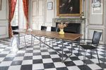 Ancienne collection de tables de repas