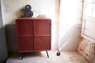 Armoire Minoterie rouge