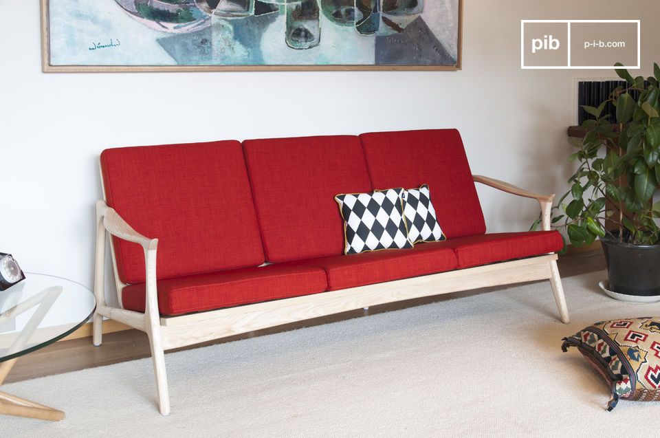 La banquette s'inspire des lignes scandinave des années 50.