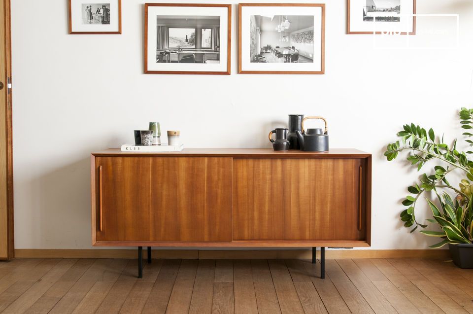 Élégant buffet scandinave graphique.