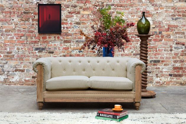 Canapé Chesterfield Montaigu 2 places amande