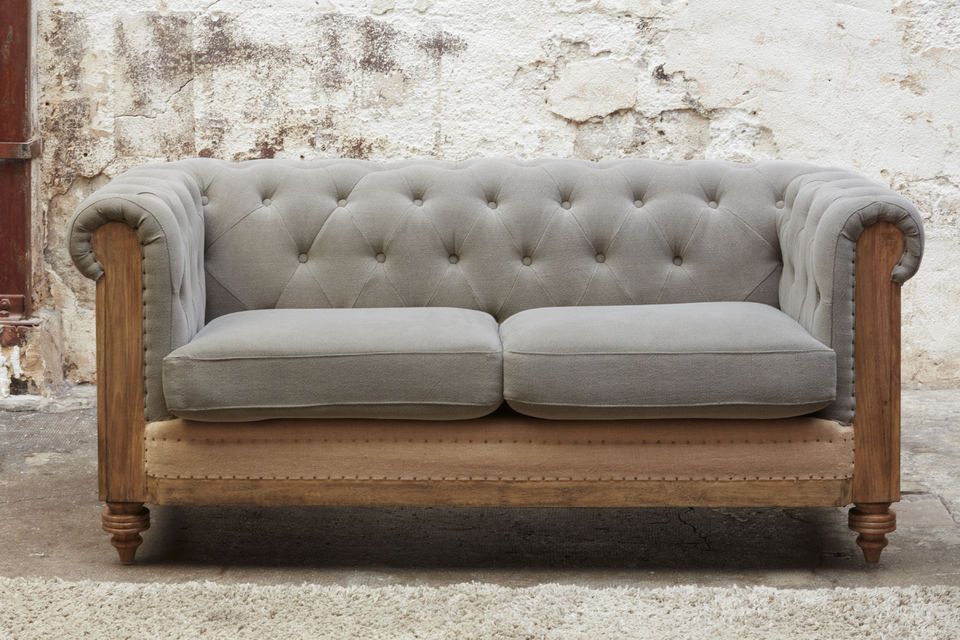 Canapé chesterfield 2 places lin et coton gris Montaigu
