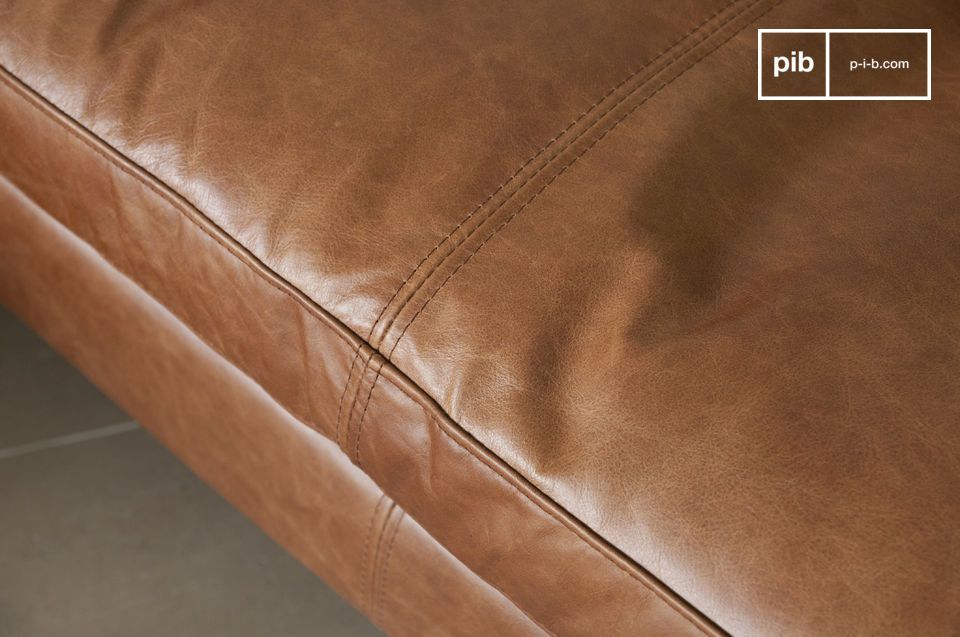Un cuir choisi pour sa texture élégante.