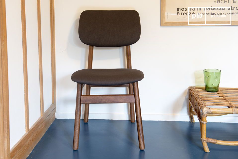 Design intemporel et de caractère.