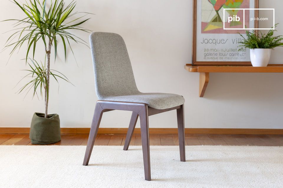La chaise Novestella est robuste, confortable et délicieusement design.
