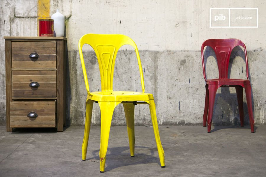 Chaise Multipl's jaune vieilli