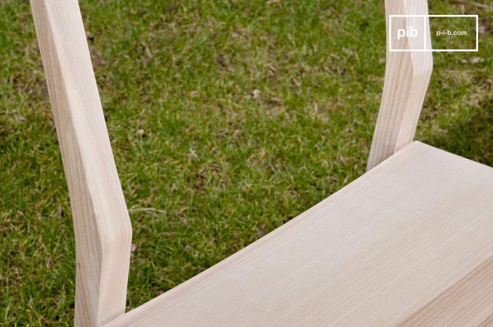 Habillez votre salle à manger de chaises épurées, aux lignes aériennes et design