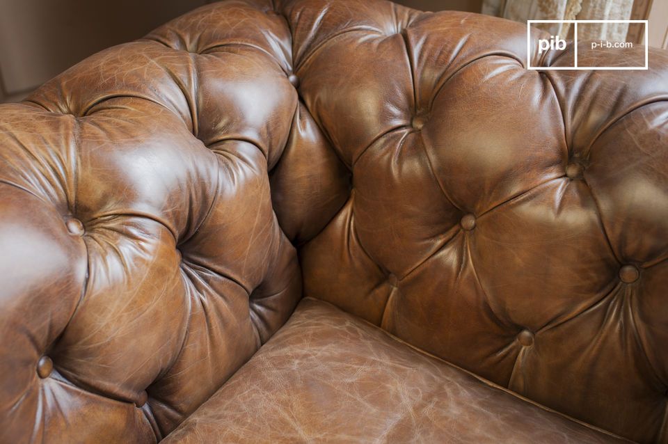 Le coussin est généreusement rembourré et offre un confort agréable.