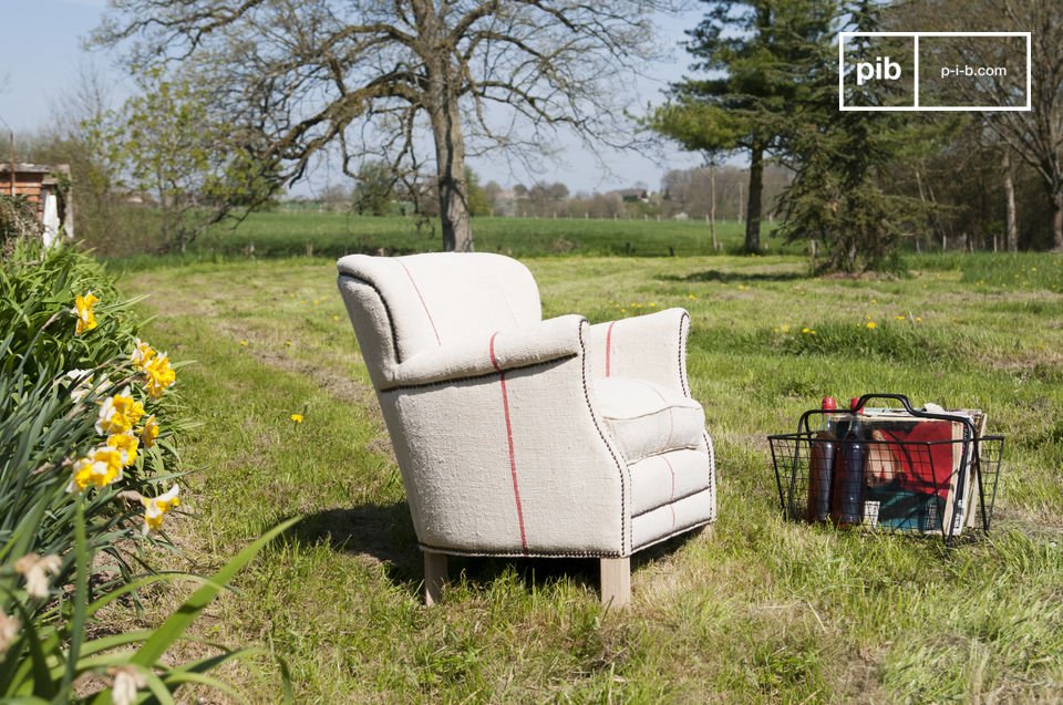 Beau fauteuil style champêtre.