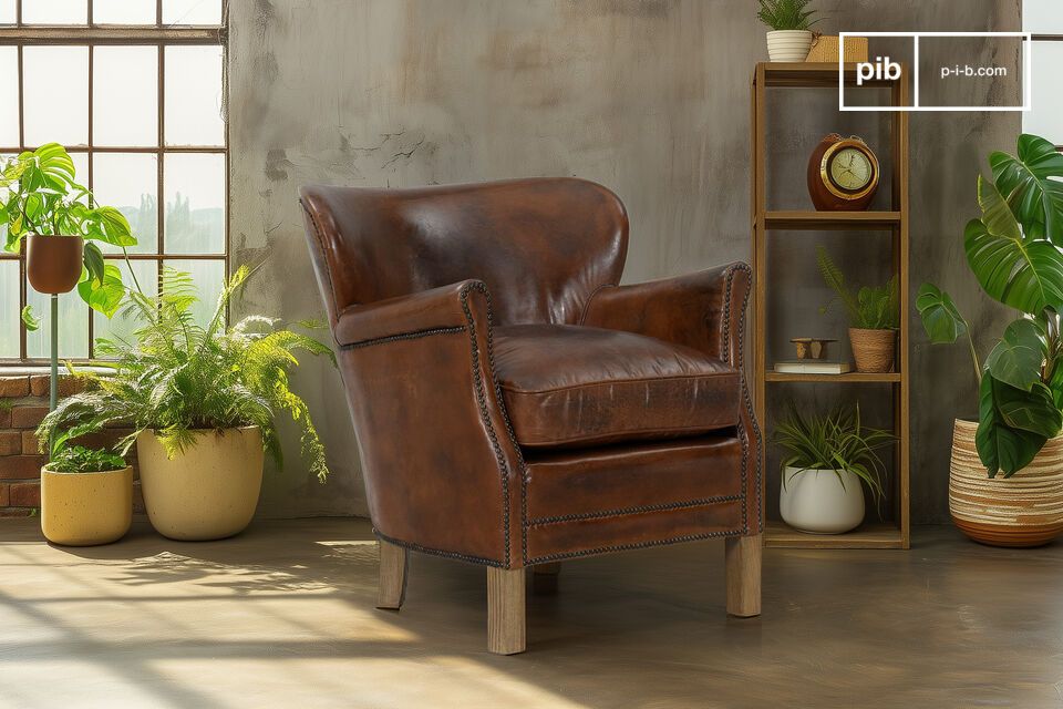 Un fauteuil enveloppant et aux lignes compactes
