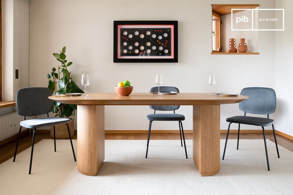 Grande table de repas en bois clair Solna