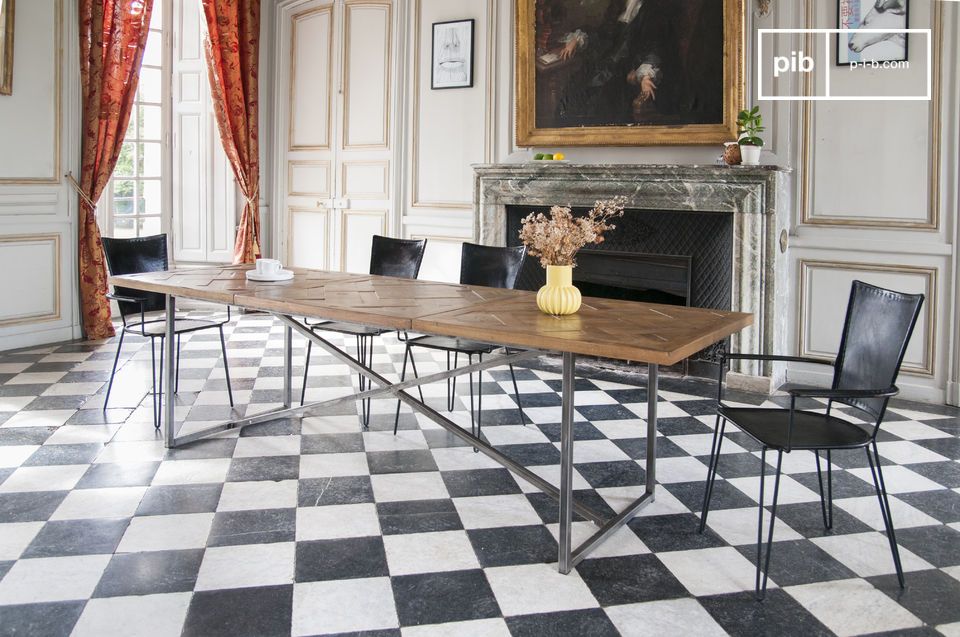 Un table cossue, design, d'un format généreux.