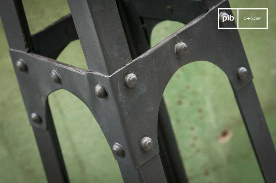 Structure qui rappelle une belle tour dans le nord de la France.