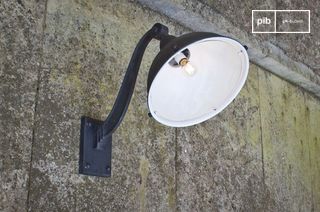 Lampe vintage de façade d'entrepôt