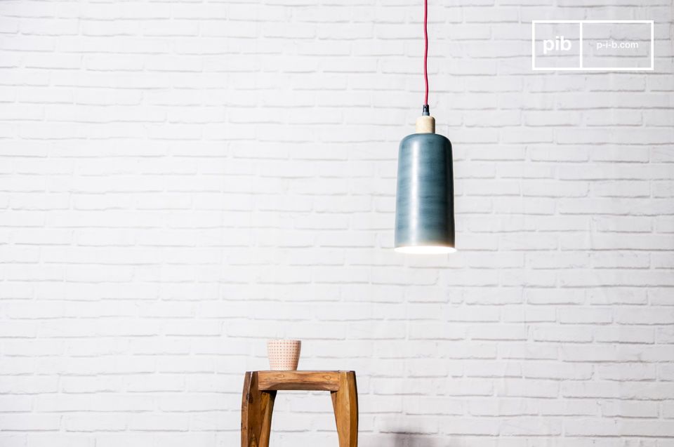 La lampe possède une ligne en rondeur particulièrement esthétique.