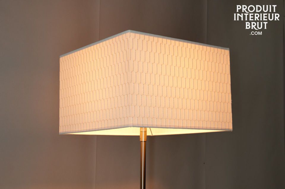 Une lampe haute qui témoigne du chic des années 50