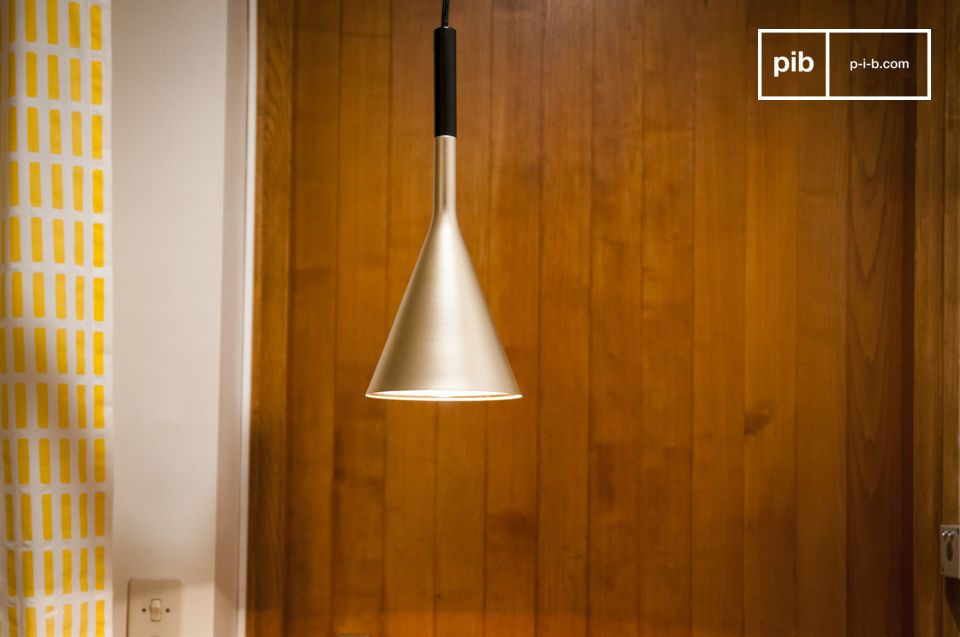 Une esthétique moderniste scandinave 50's aux influences japonisantes.