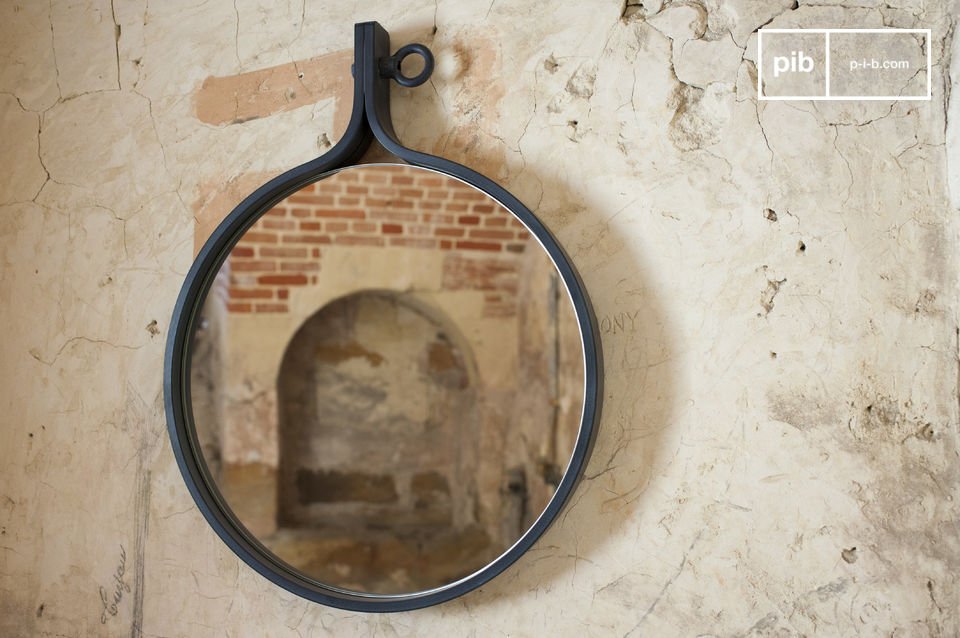 Sublime miroir rond au style industriel.