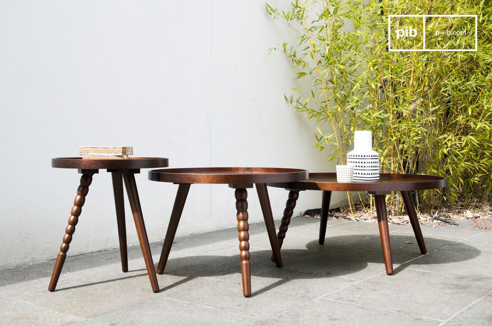 La famille des 3 tables d'appoints de différentes tailles.