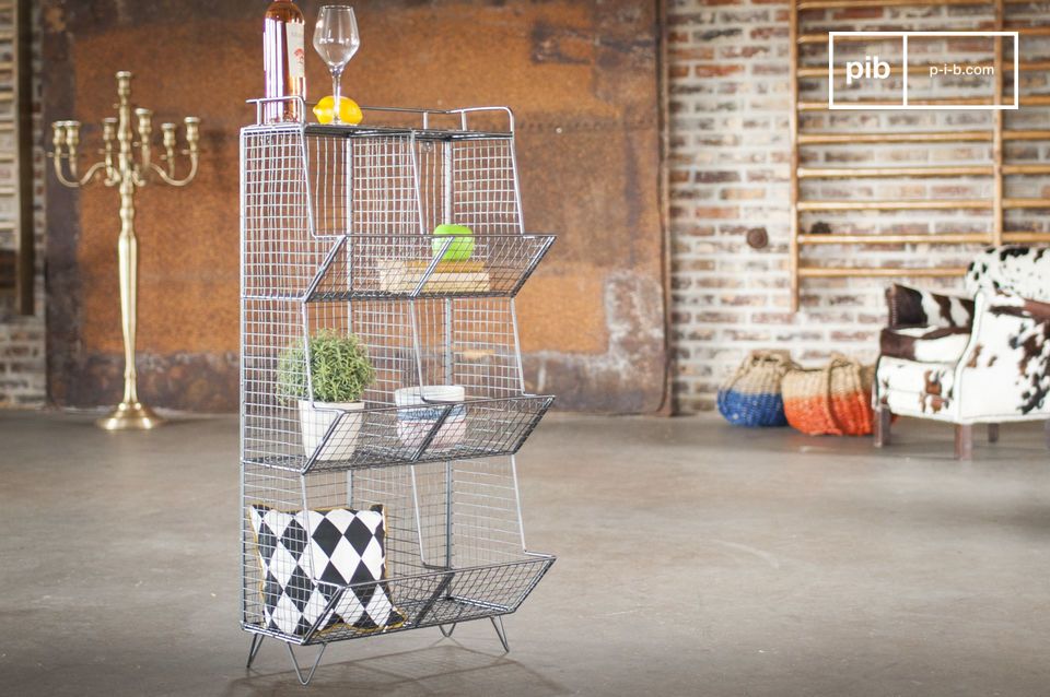 Un joli rangement astucieux au look vintage 100 % métallique.