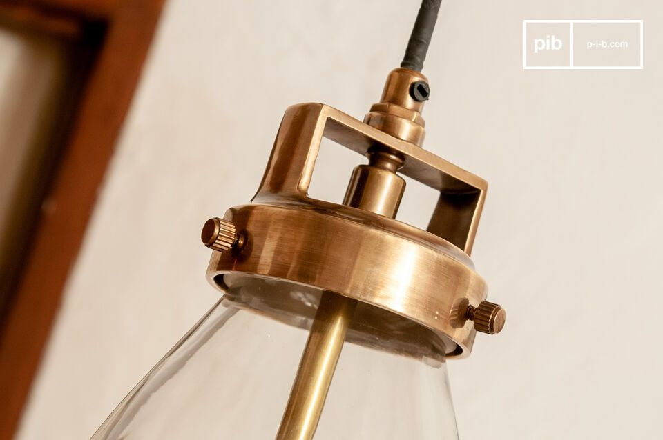 Illuminez votre espace avec un design épuré et des matériaux de qualité.