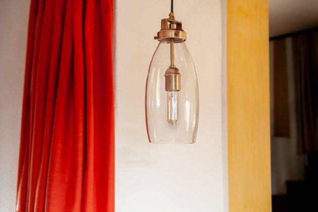 Suspension en verre et laiton doré Belno