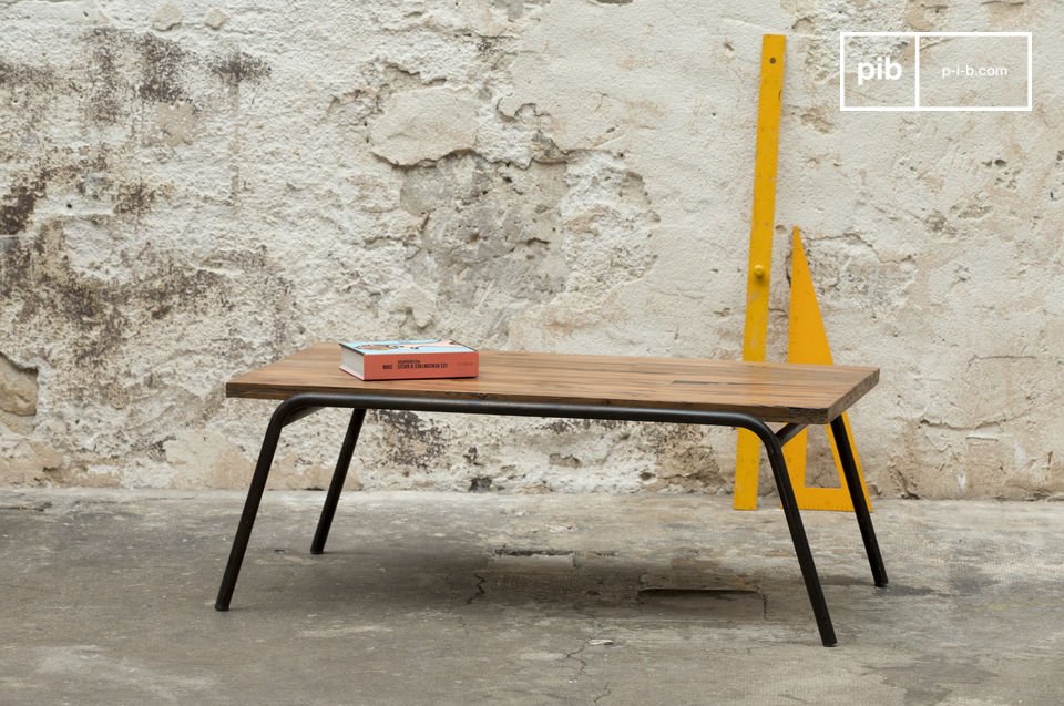 Belle table indus' de style loft.