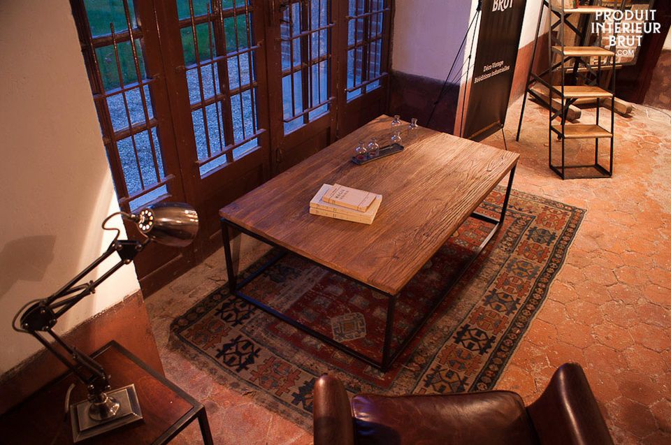 Grande table basse avec  plateau en bois ancien