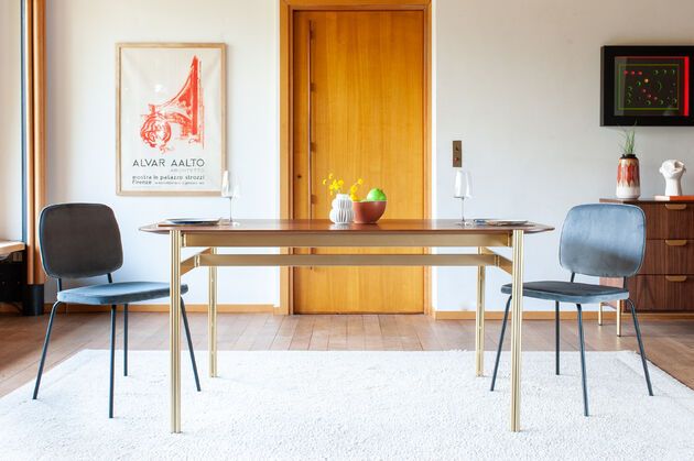 Table de repas en bois foncé Aurora