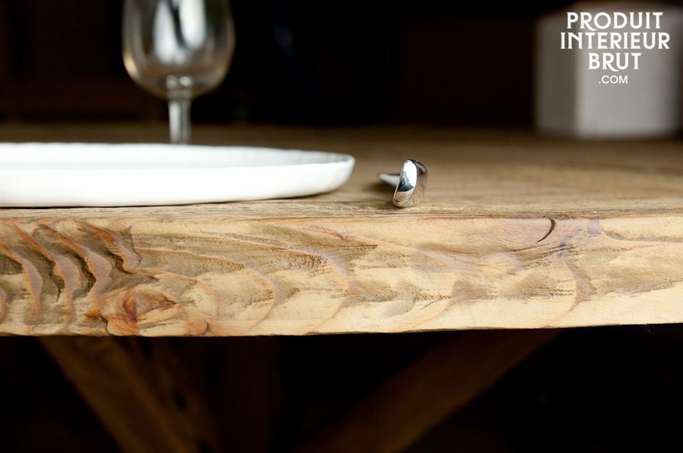 Optez pour une table de salle à manger conviviale et élégante entièrement réalisée en bois de