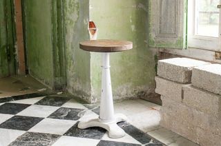 Tabouret ajustable de tailleur blanc