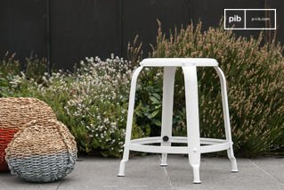 Tabouret d'atelier à rivets blanc