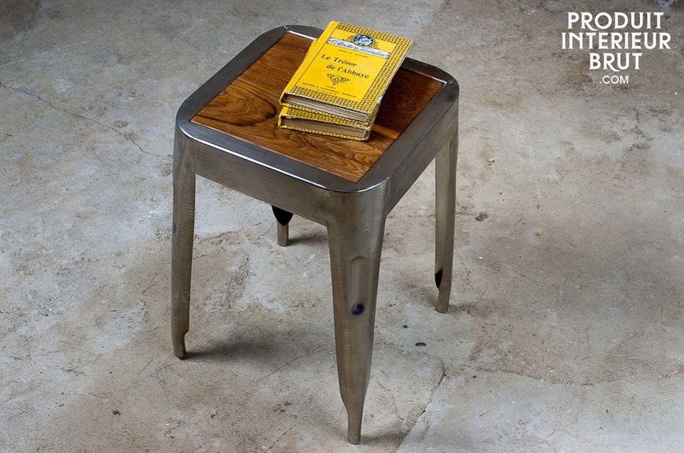 Un tabouret qui peut aussi être utilisé en petite table