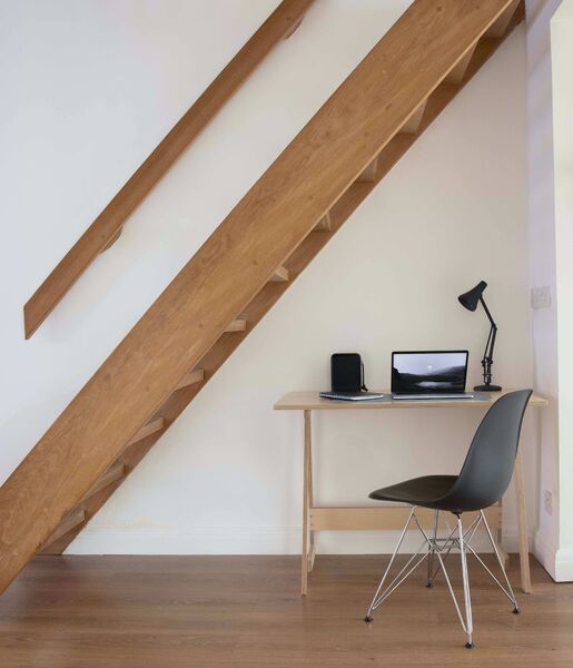 Un coin bureau sous l'escalier